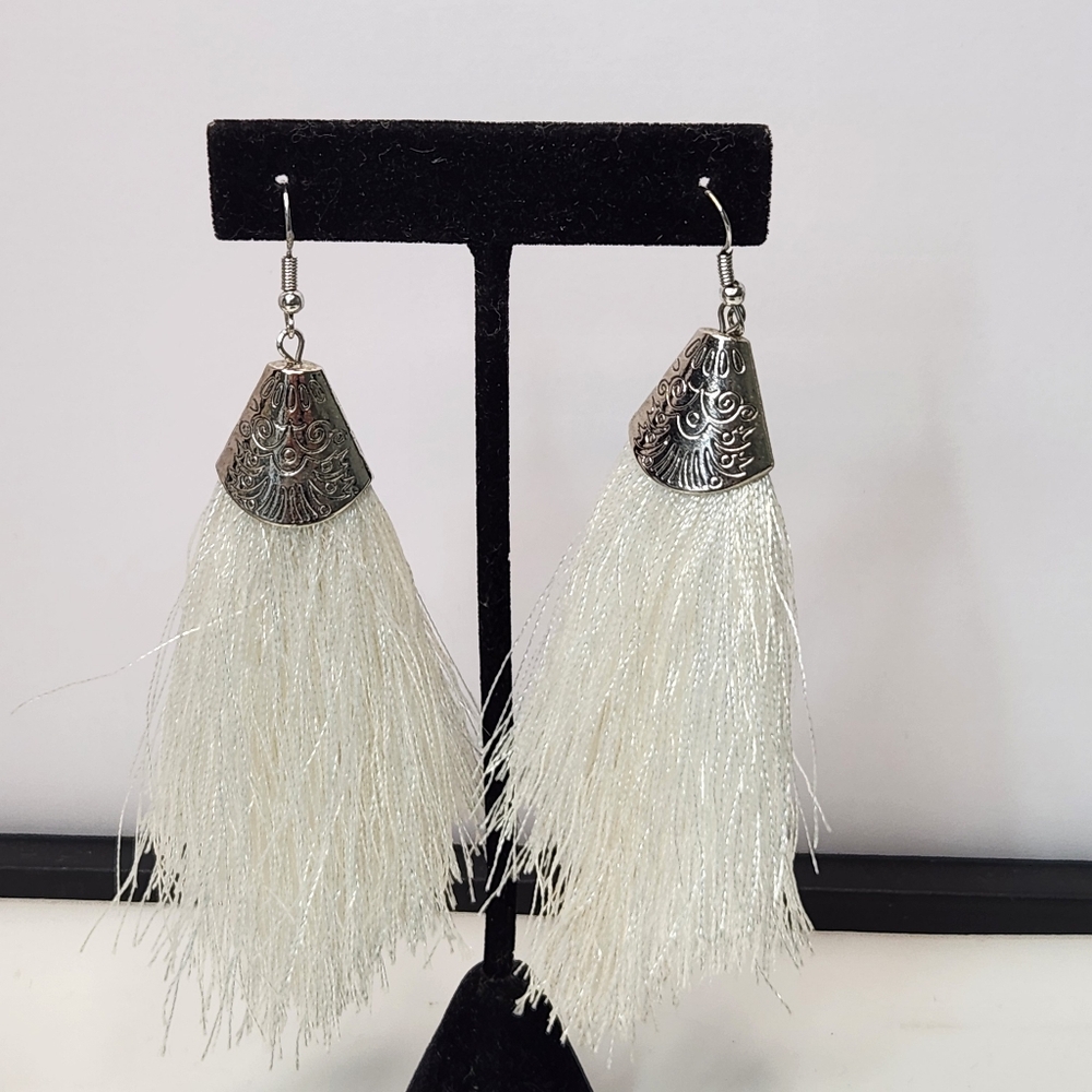 white fringe boho hippy tassel western cowgirl pierced dangel earrings white